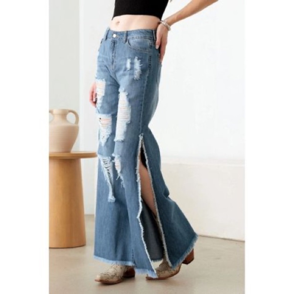 Stylish Blue Distressed Women Jeans